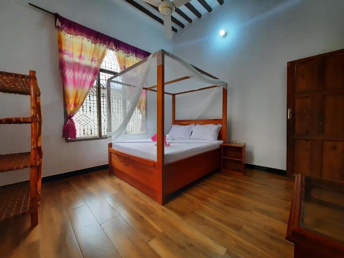 Kajificheni House Bed & Breakfast Нунгви Екстериор снимка
