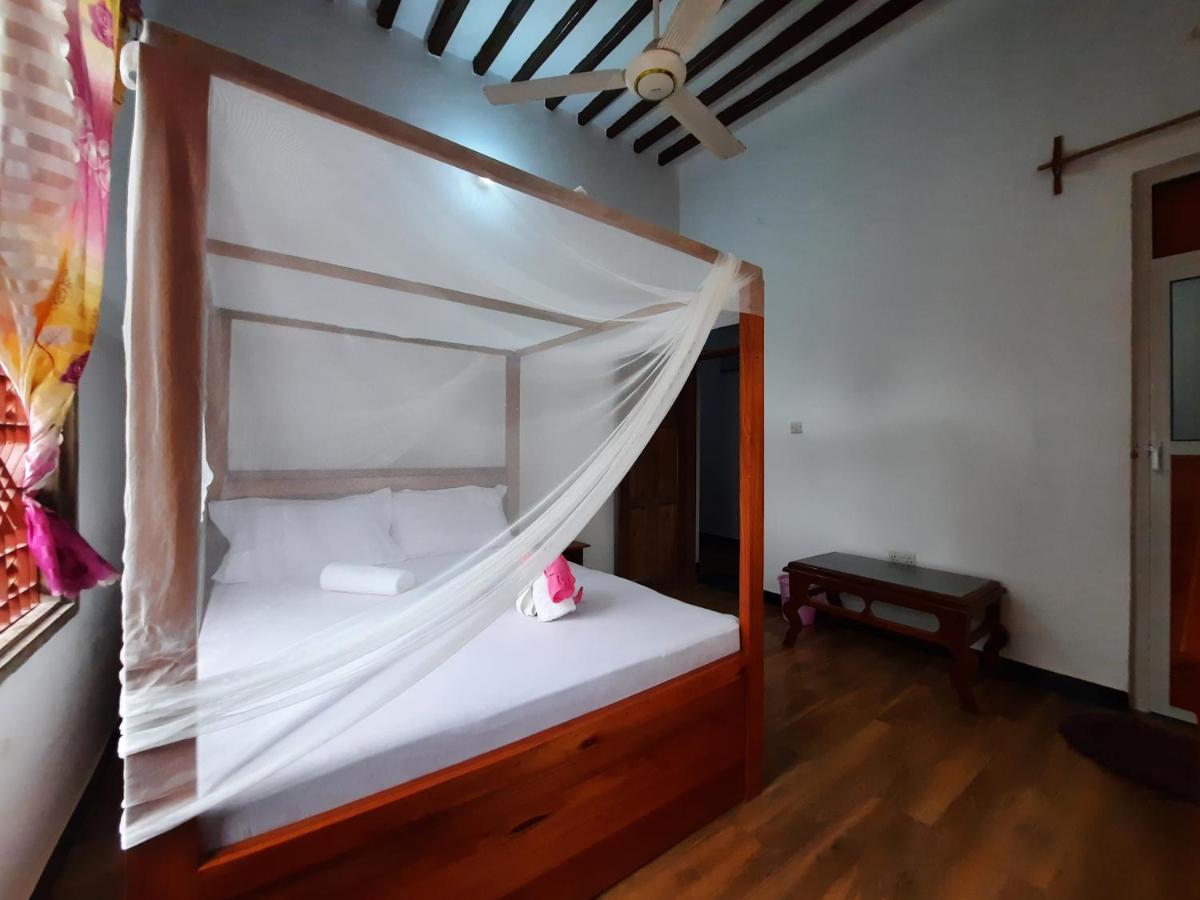 Kajificheni House Bed & Breakfast Нунгви Екстериор снимка