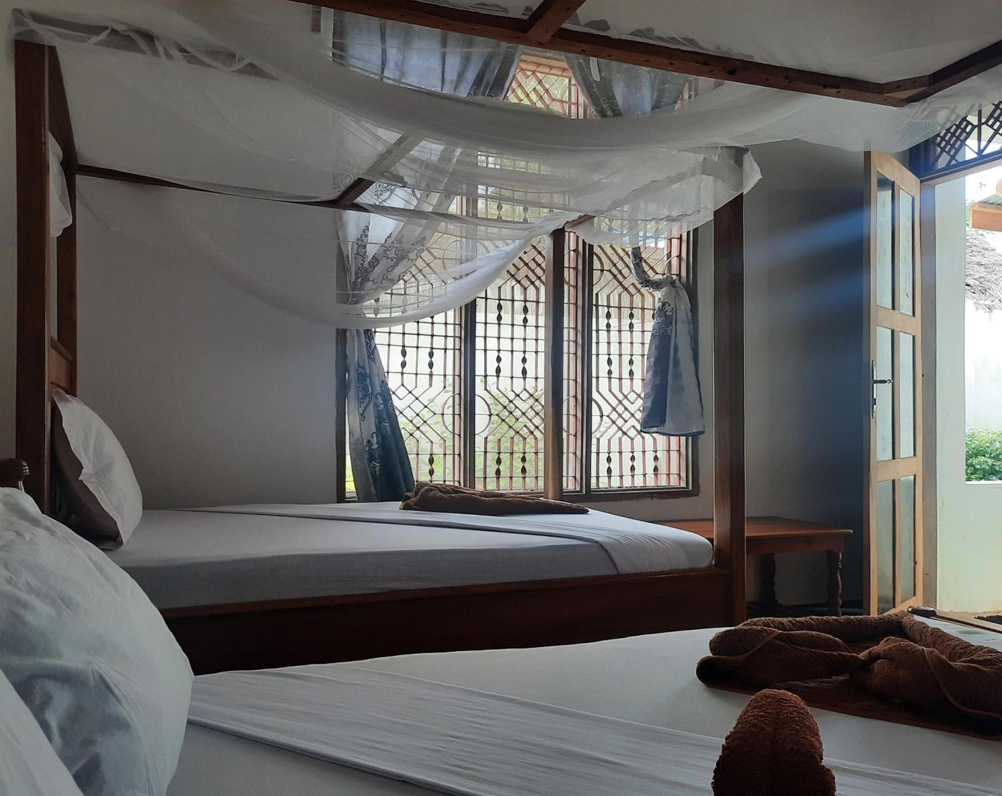 Kajificheni House Bed & Breakfast Нунгви Екстериор снимка