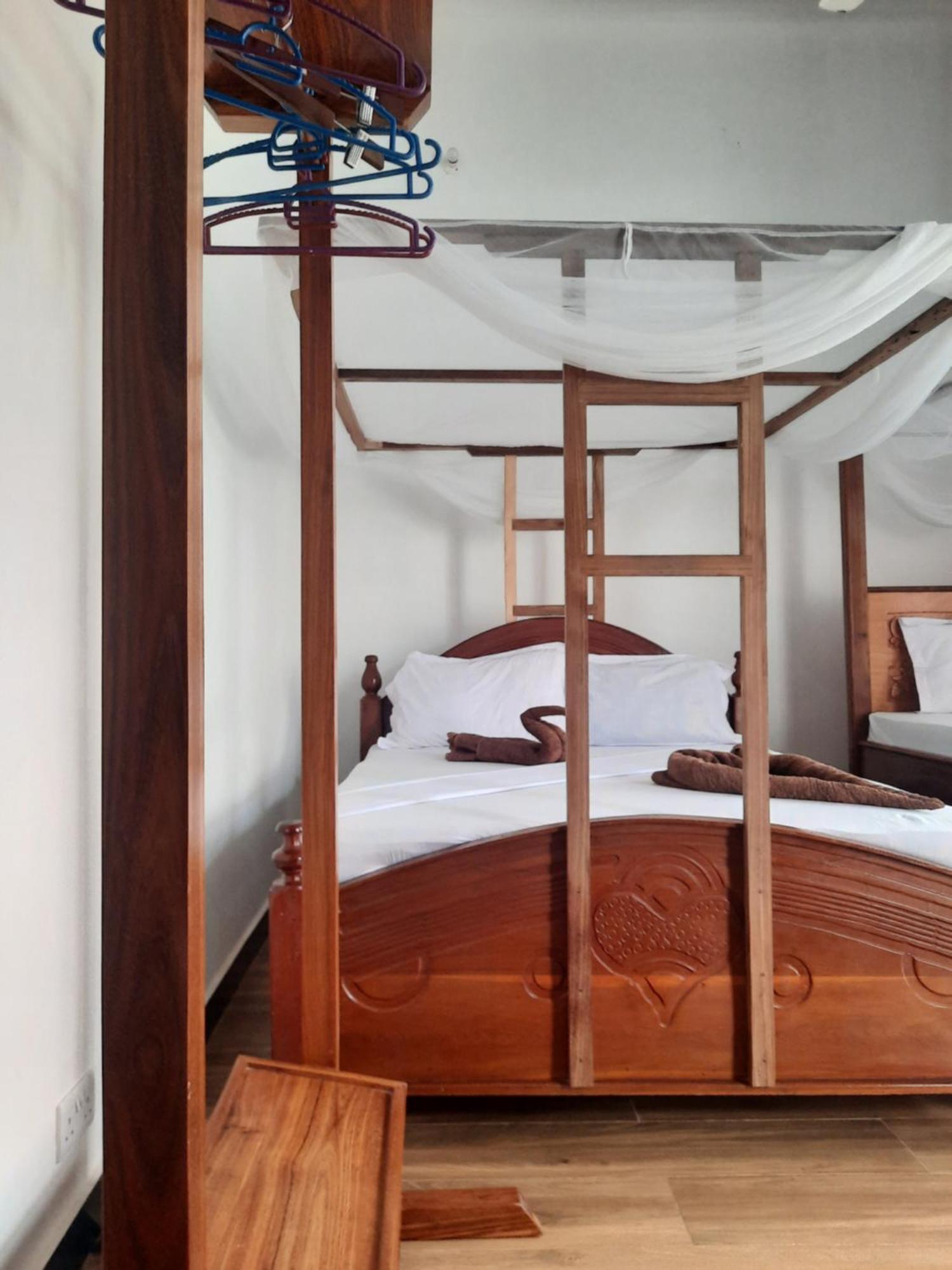 Kajificheni House Bed & Breakfast Нунгви Екстериор снимка
