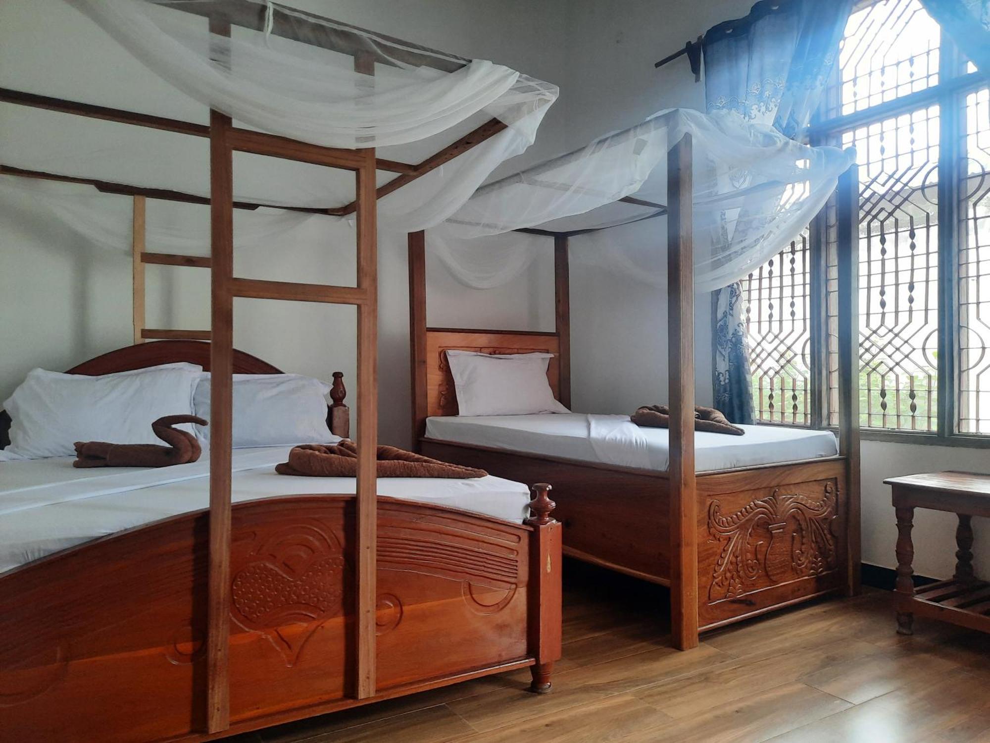 Kajificheni House Bed & Breakfast Нунгви Екстериор снимка