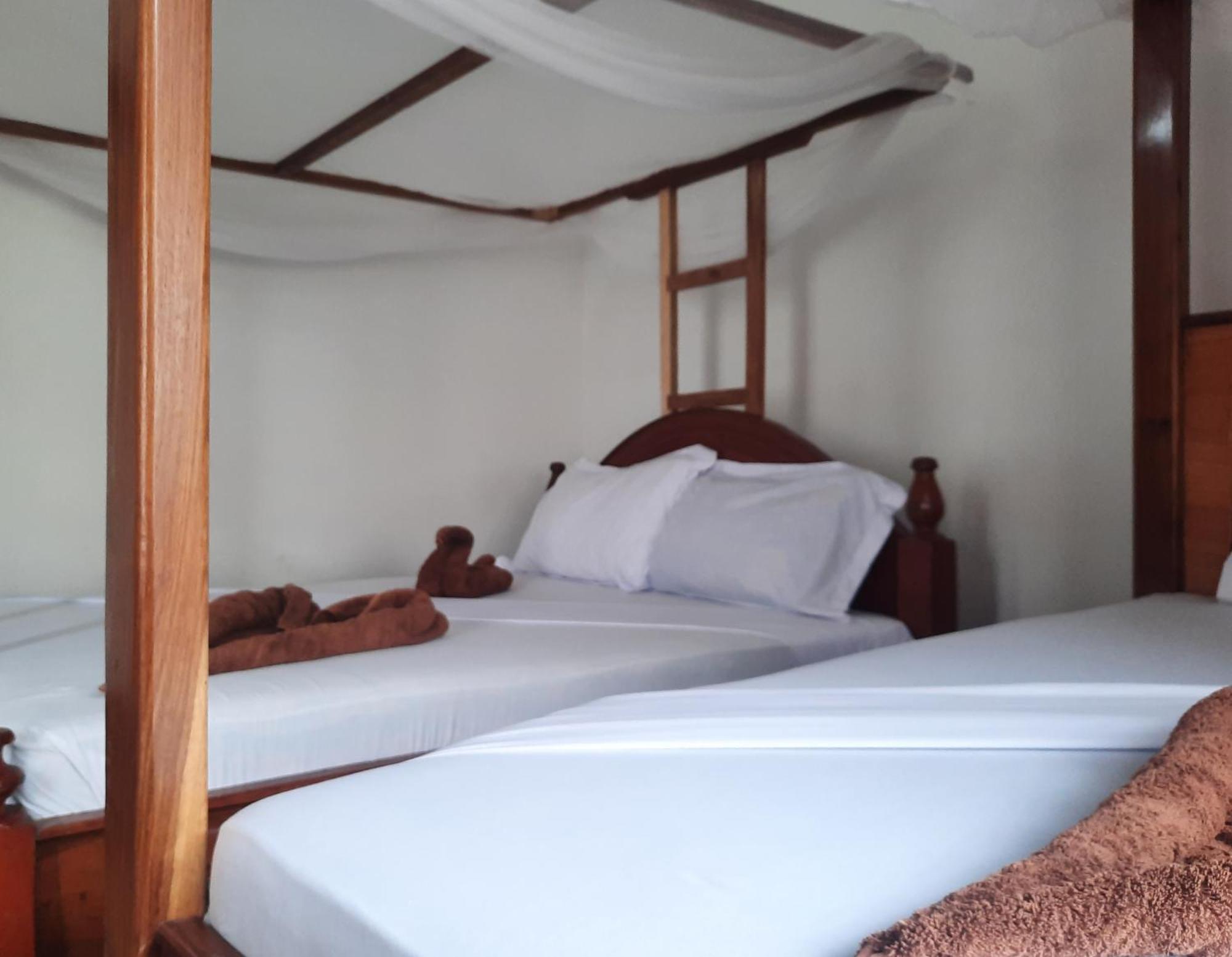 Kajificheni House Bed & Breakfast Нунгви Екстериор снимка