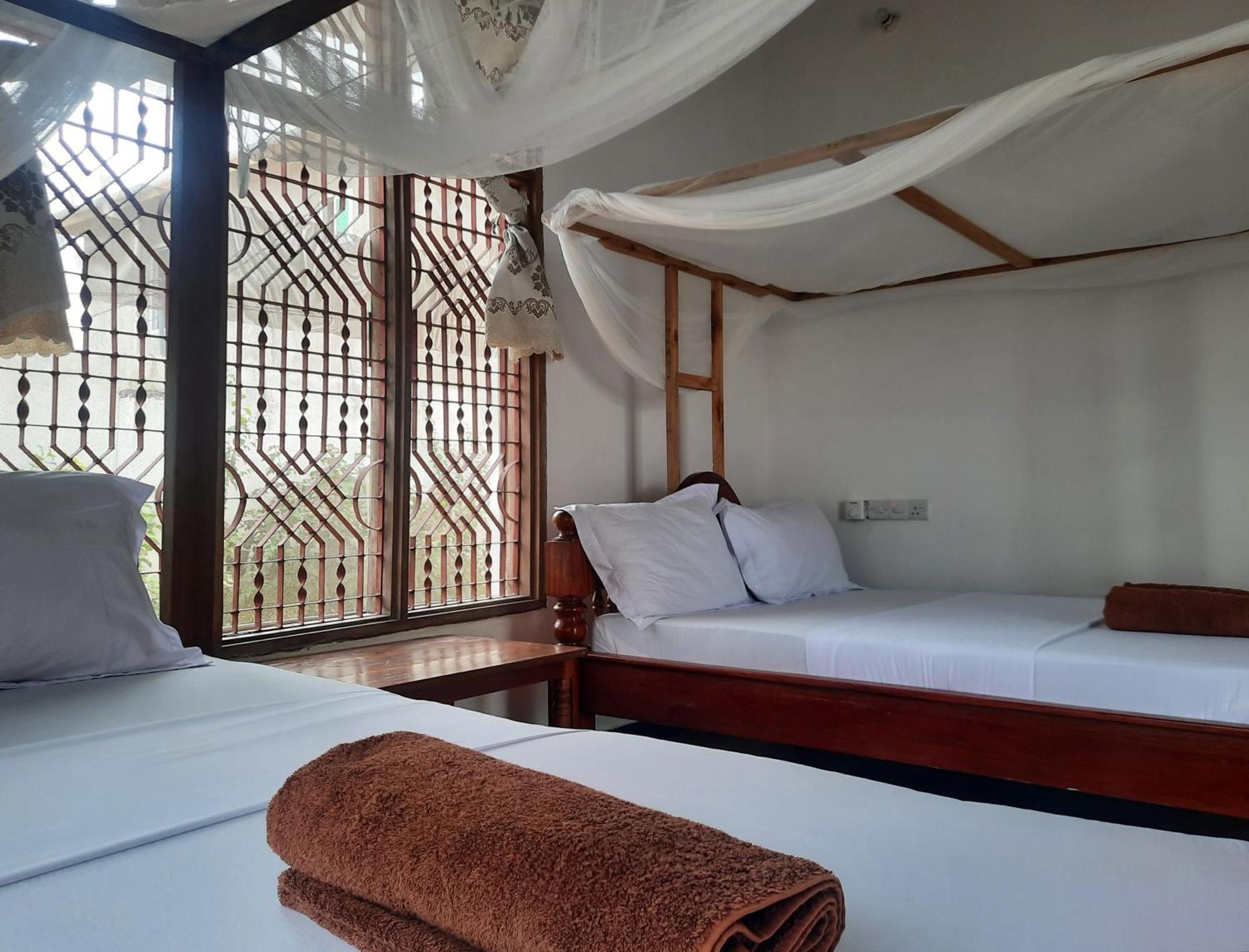Kajificheni House Bed & Breakfast Нунгви Екстериор снимка