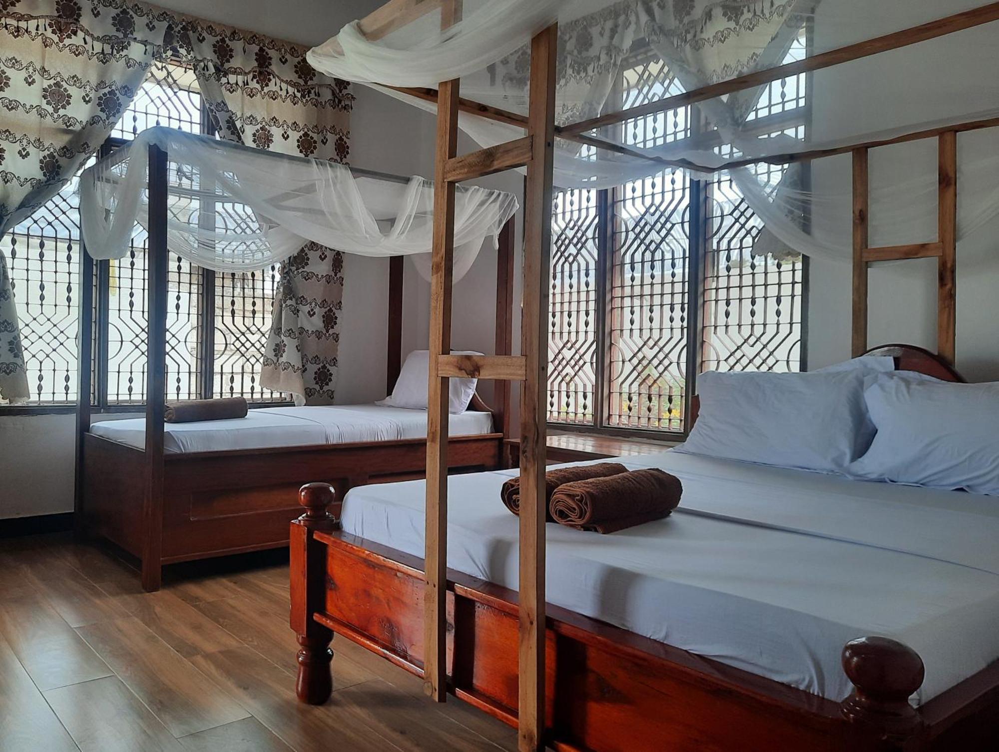 Kajificheni House Bed & Breakfast Нунгви Екстериор снимка
