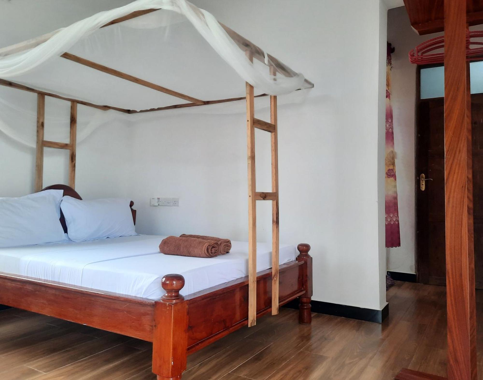 Kajificheni House Bed & Breakfast Нунгви Екстериор снимка