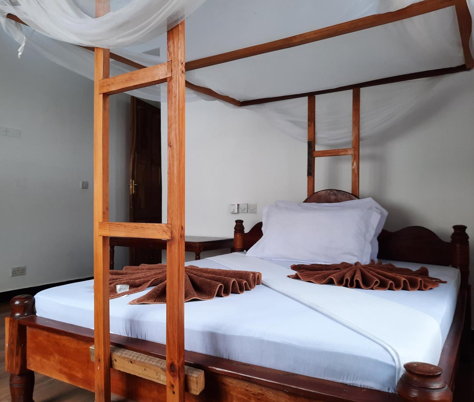 Kajificheni House Bed & Breakfast Нунгви Екстериор снимка